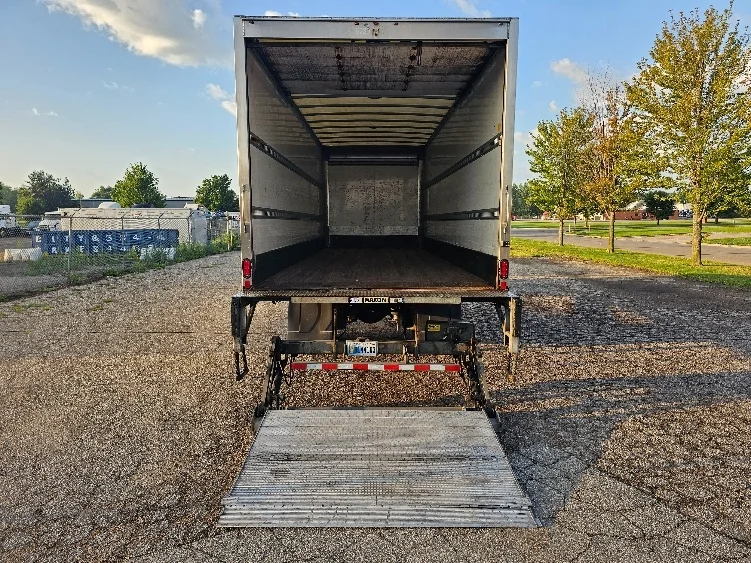 2022 Freightliner eM2 in Chicago (Melrose Park), IL — photo 9