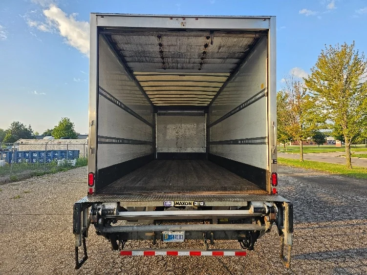 2022 Freightliner eM2 in Chicago (Melrose Park), IL — photo 8