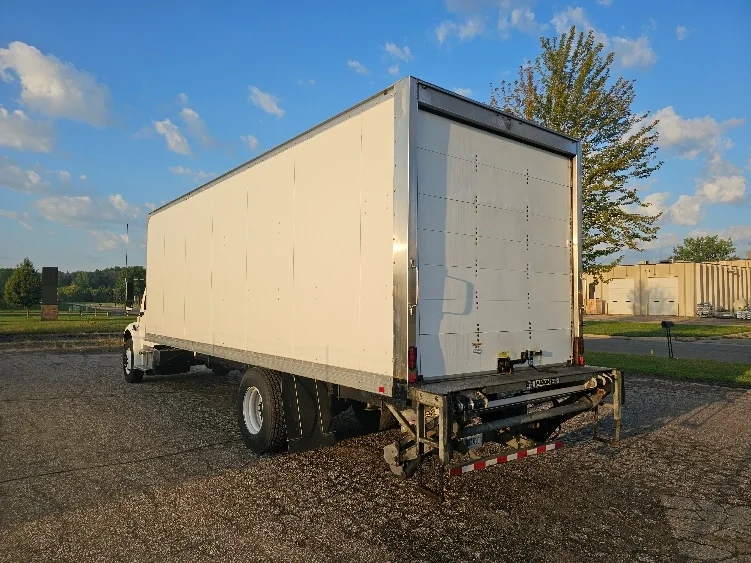 2022 Freightliner eM2 in Chicago (Melrose Park), IL — photo 6