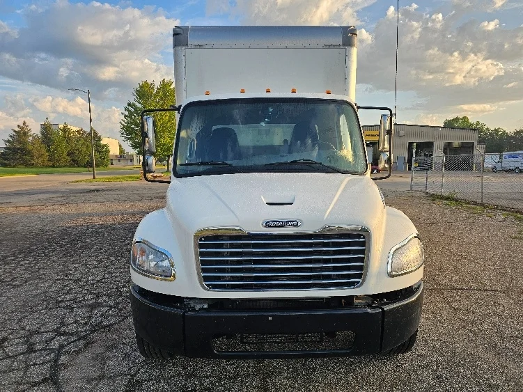 2022 Freightliner eM2 in Chicago (Melrose Park), IL — photo 2