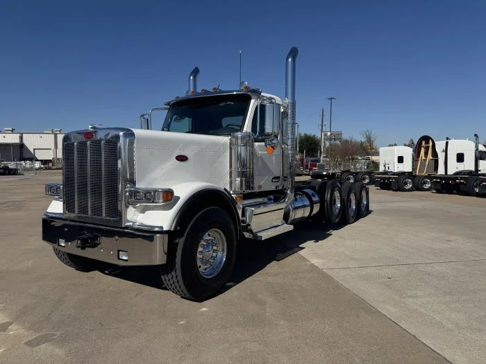 2026 Peterbilt 589 - image 2