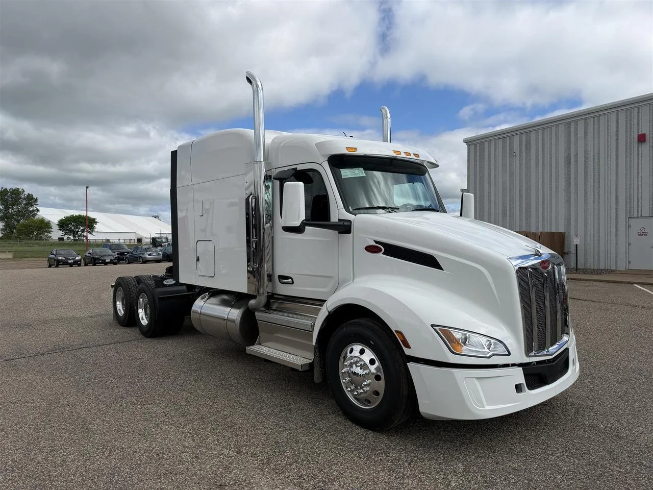 2027 Peterbilt 579