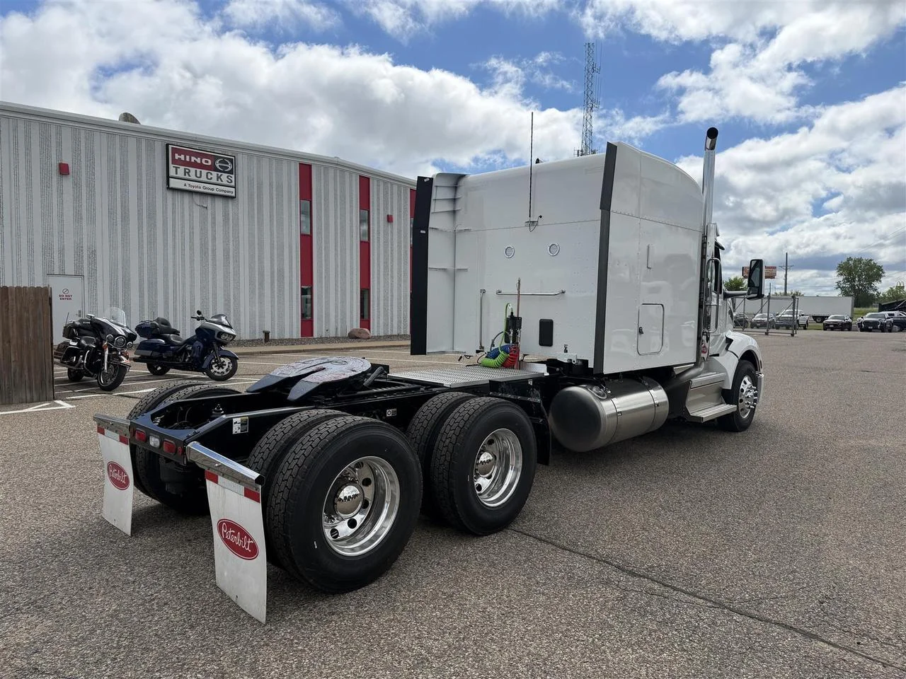 2027 Peterbilt 579 in Eau Claire, WI — photo 3