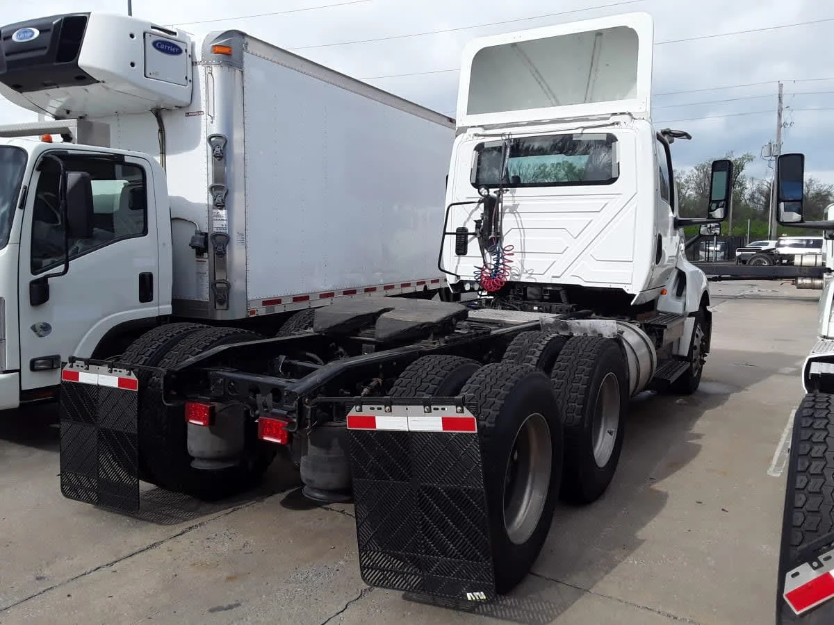 2020 International LT in Kansas City, MO — photo 4