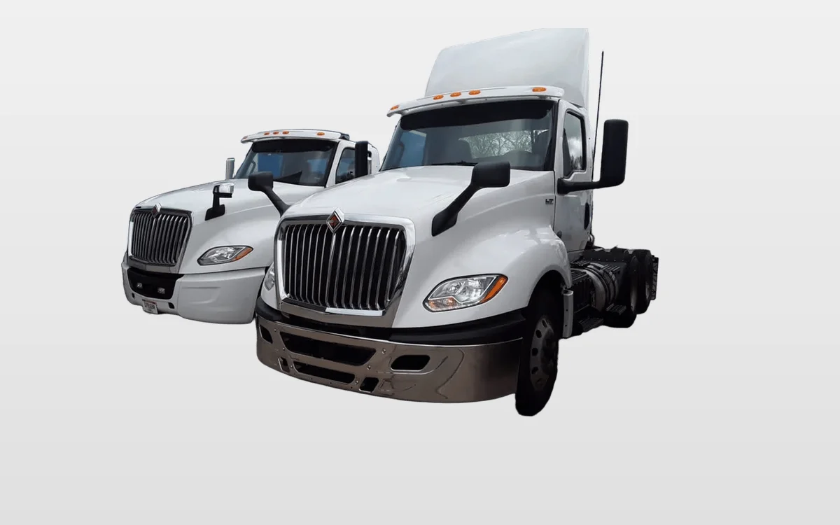 2020 International LT - image 1