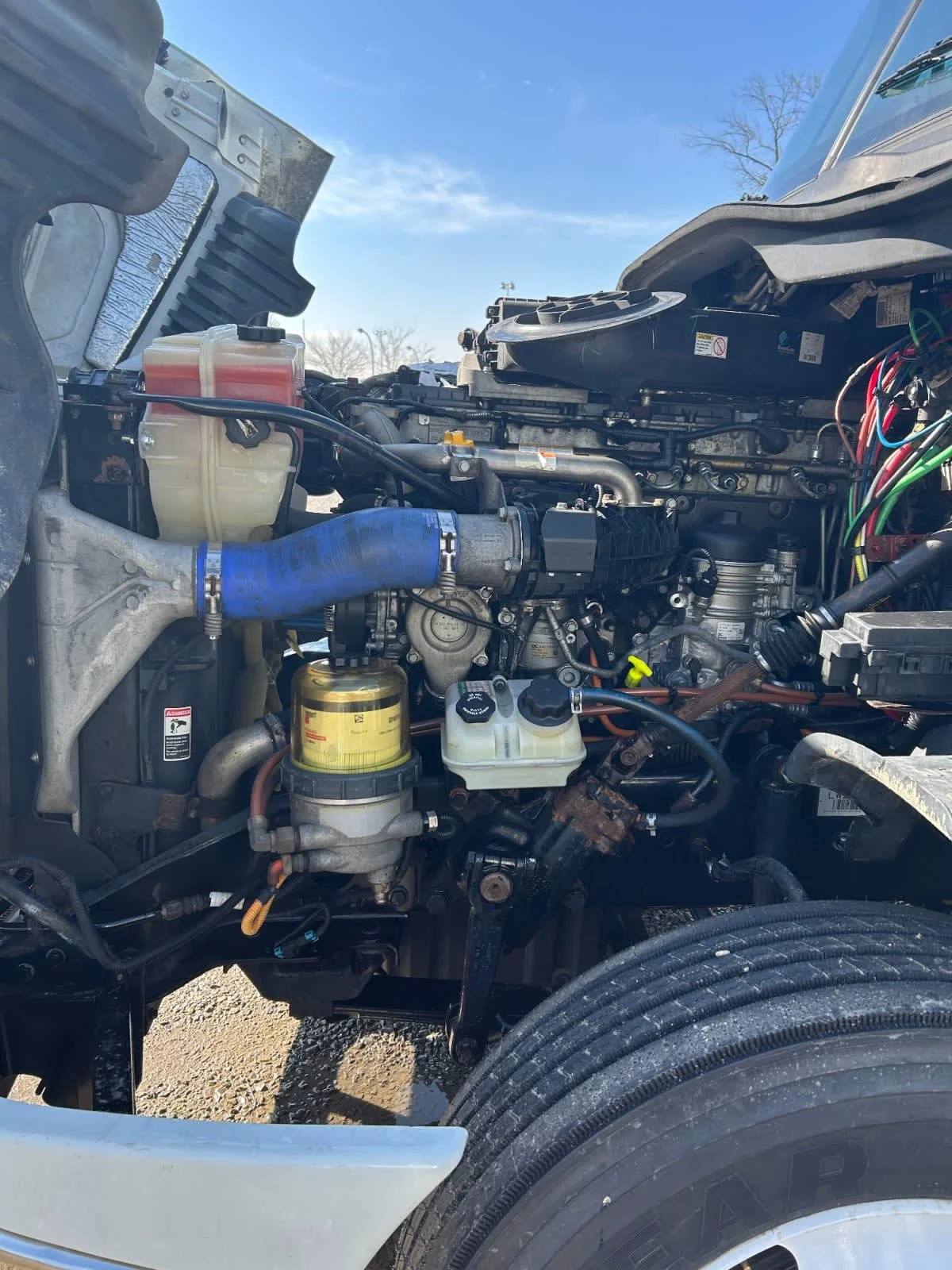 2020 Freightliner Cascadia - image 9