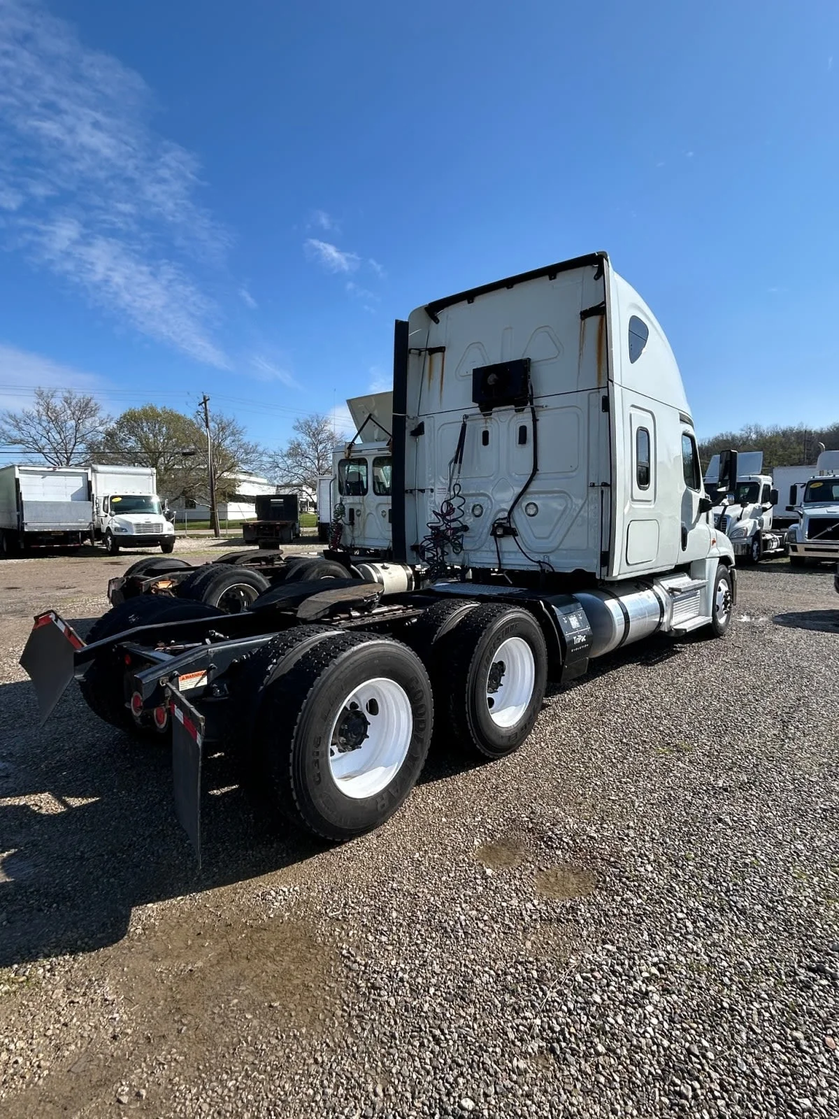 2020 Freightliner Cascadia - image 4