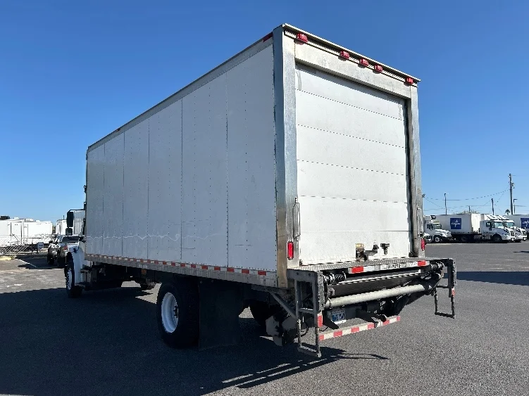 2018 Freightliner M2 106 - image 6