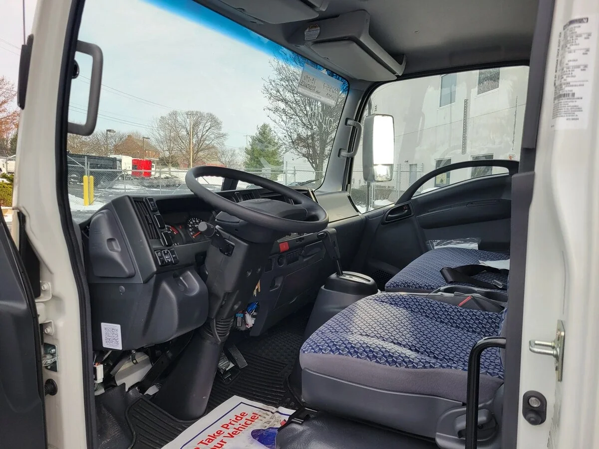 2025 Isuzu NPR - image 5