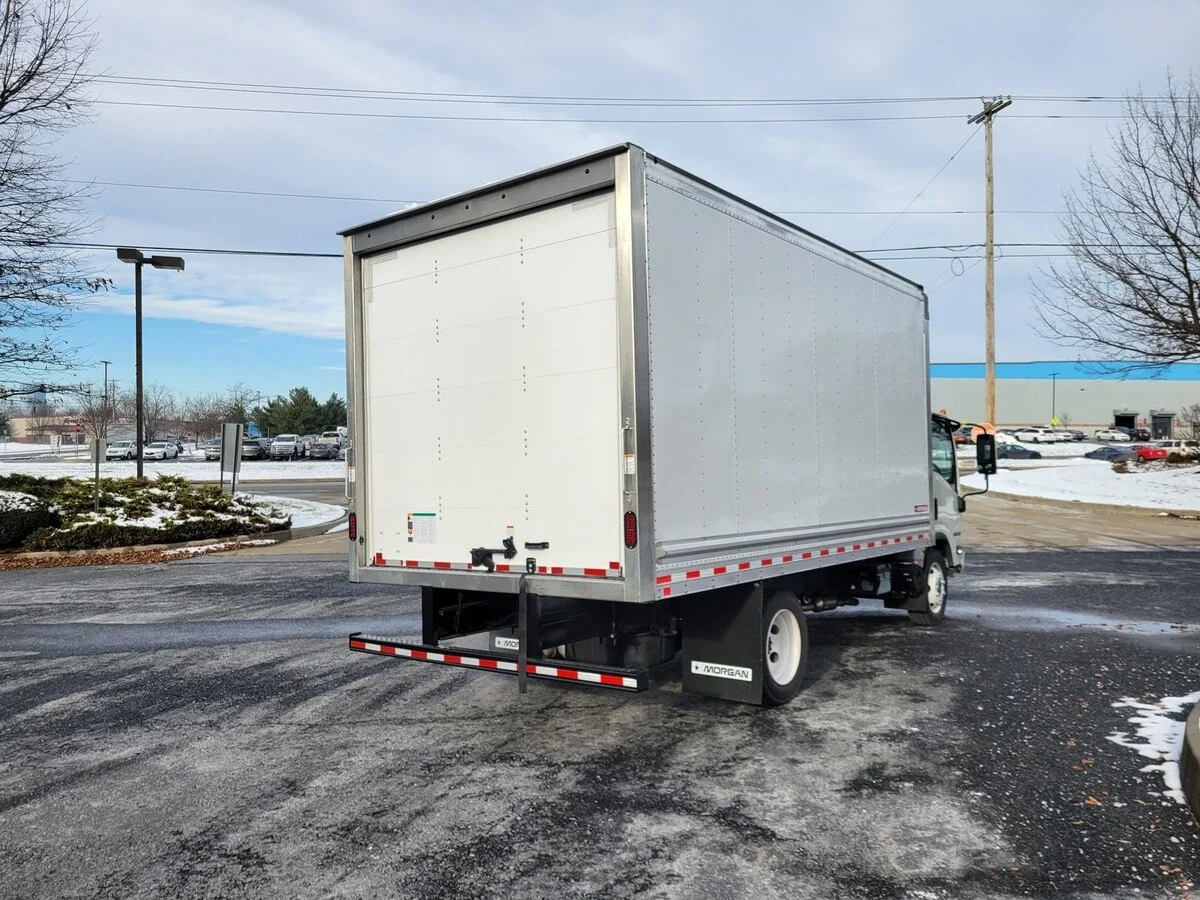 2025 Isuzu NPR - image 3