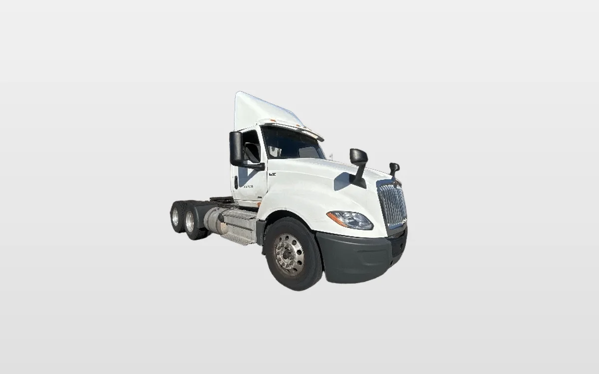 2020 International LT - image 1