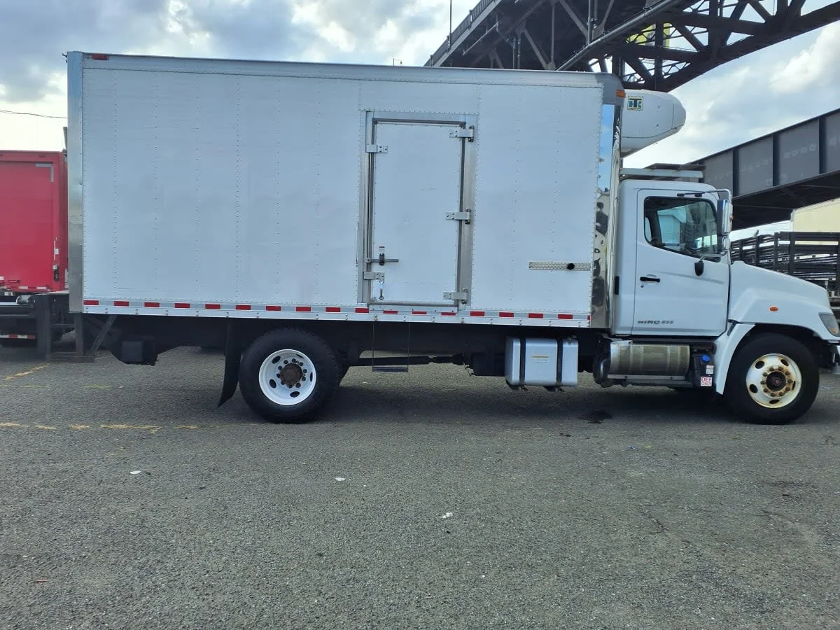 2018 Hino 268 in Newark, NJ — photo 12