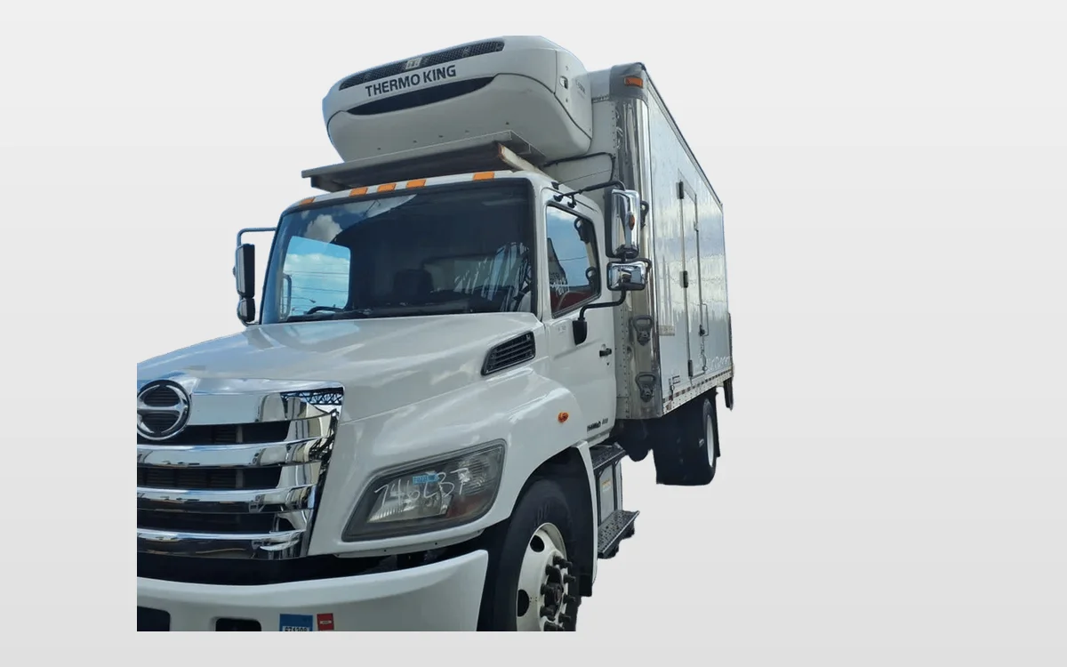 2018 Hino 268 - image 1