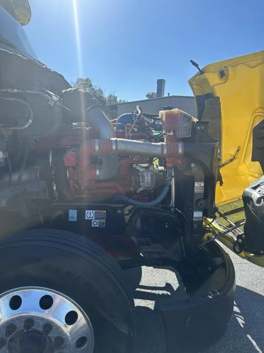 2021 Peterbilt 579 - image 15