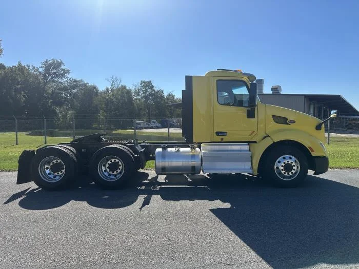 2021 Peterbilt 579 - image 11