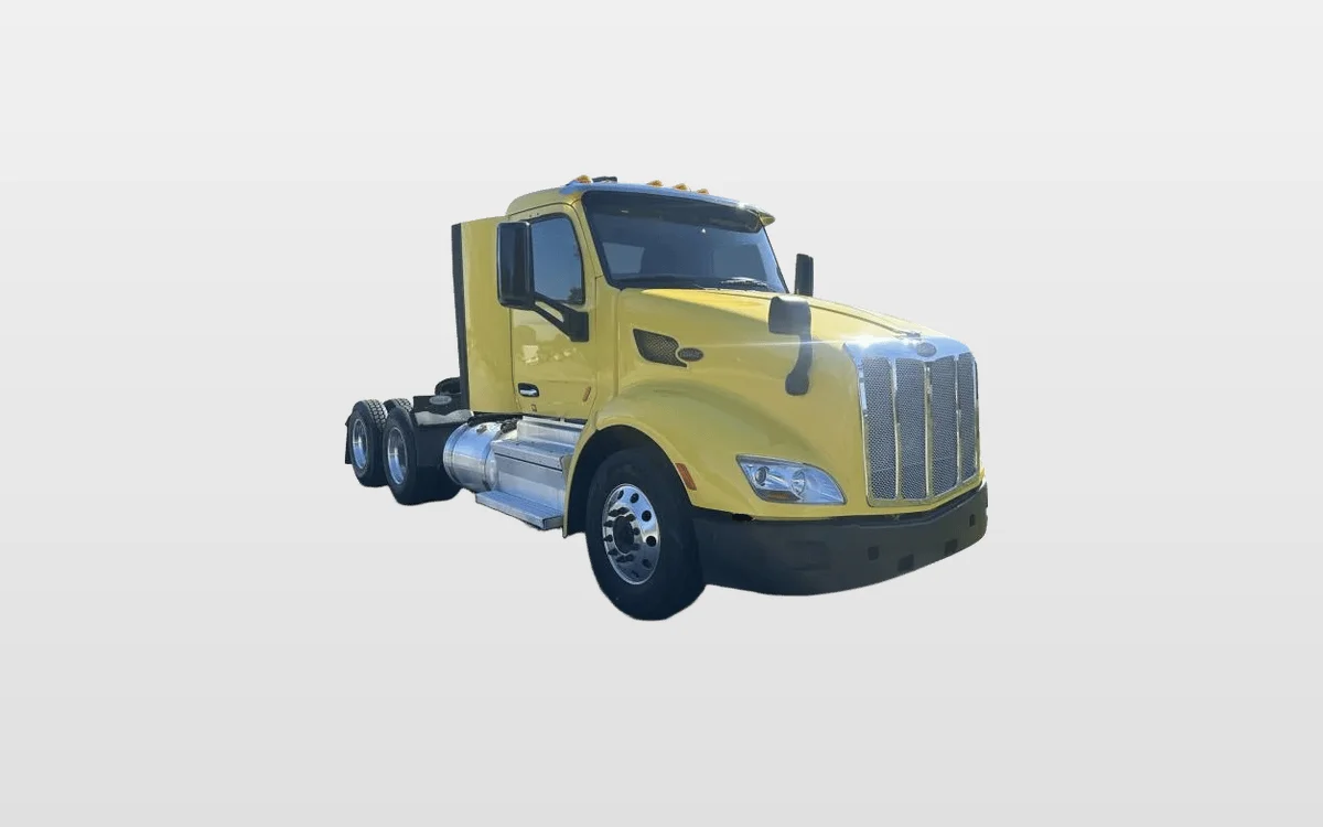 2021 Peterbilt 579 - image 1