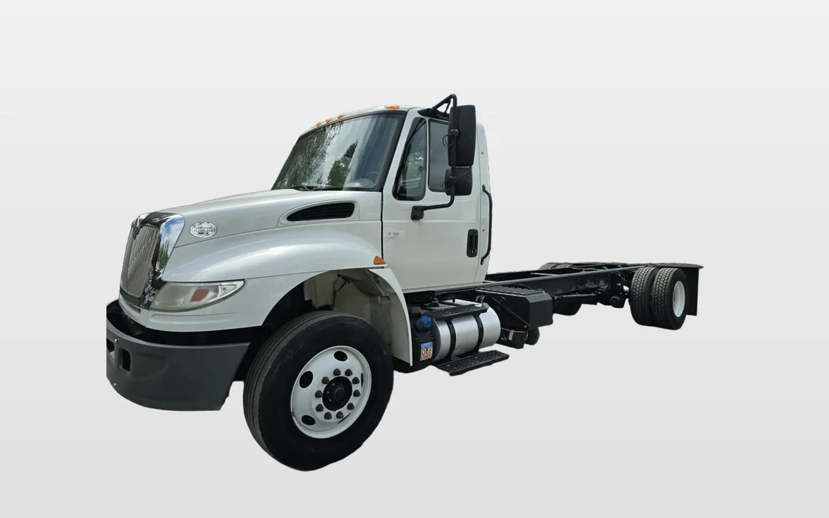 2015 International 4300 - image 1