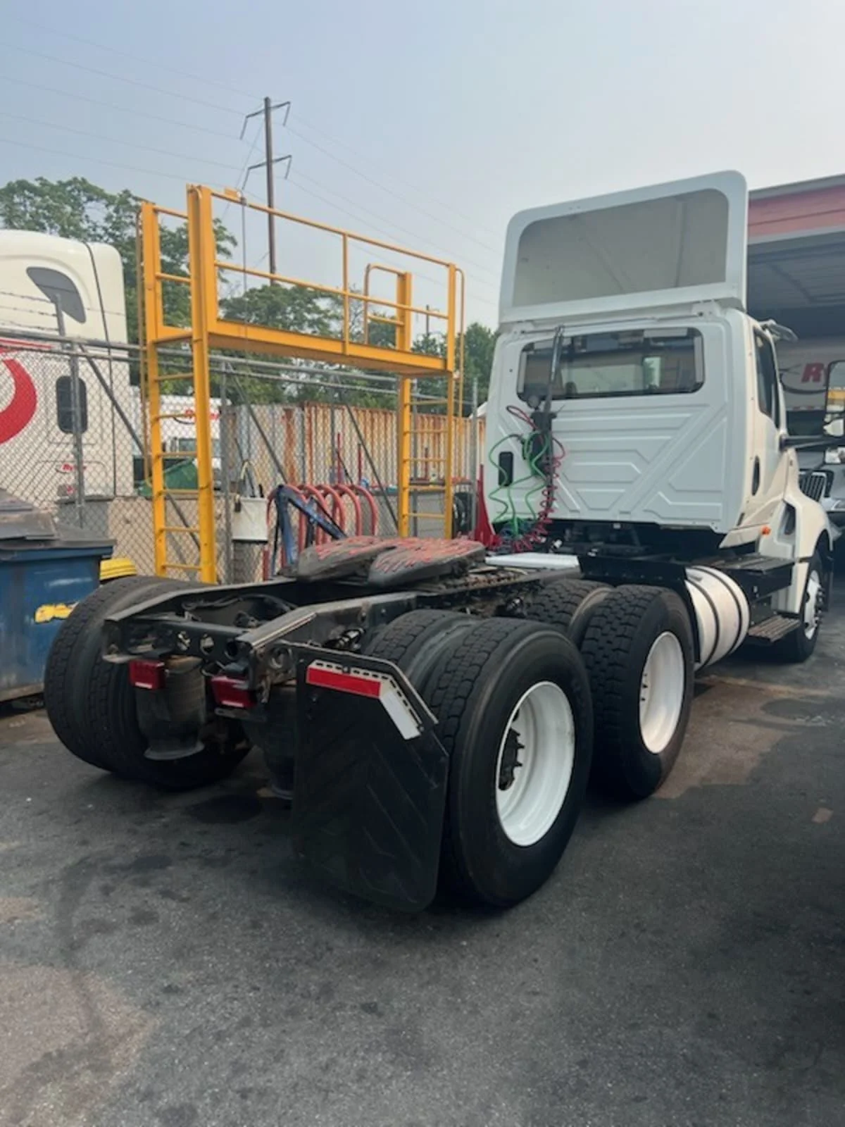 2019 International LT in Newark, NJ — photo 4