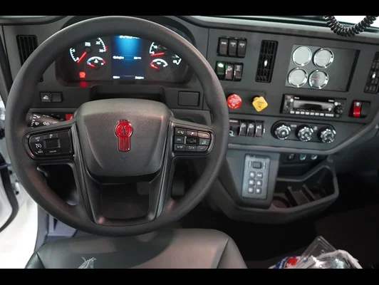 2027 Kenworth T480 in Springfield, MO — photo 2