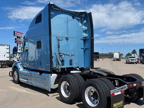 2023 Peterbilt 579 in Location: Dallas, TX — photo 3