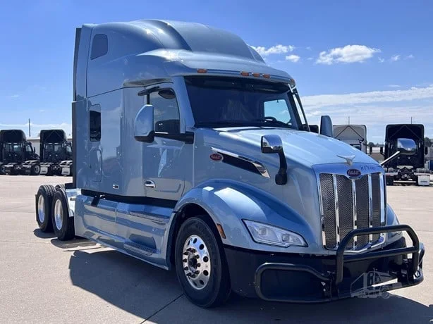 2023 Peterbilt 579 in Location: Dallas, TX — photo 10