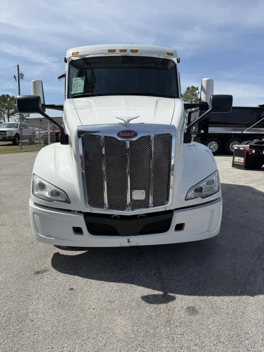 2022 Peterbilt 579 — photo 3