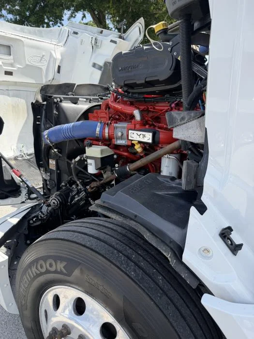 2022 Peterbilt 579 — photo 8