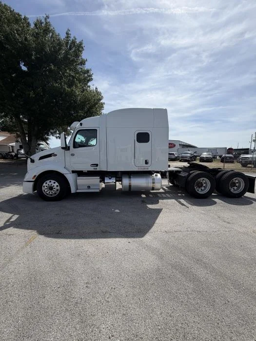 2022 Peterbilt 579 — photo 5