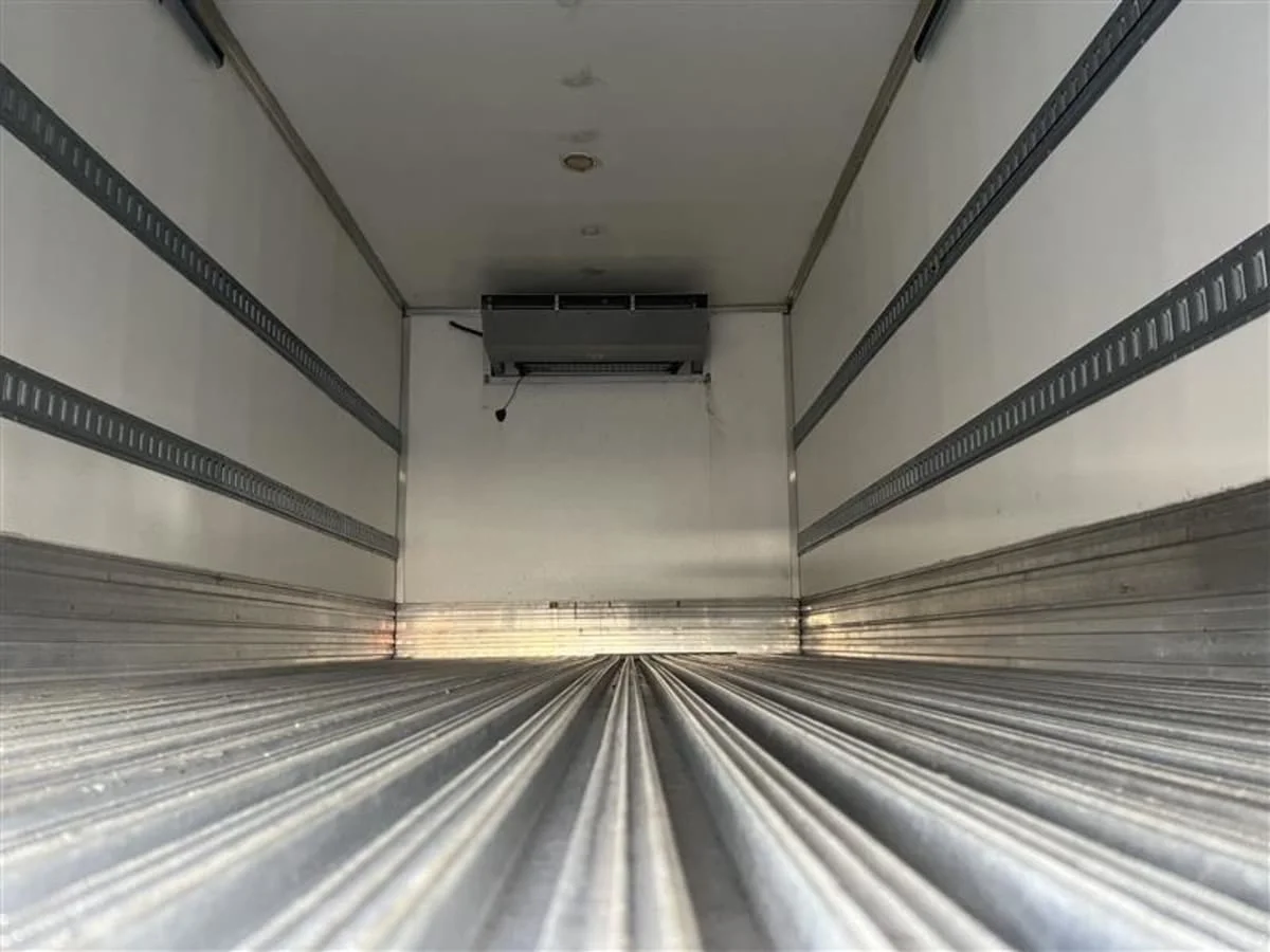 2020 Isuzu NQR - image 9