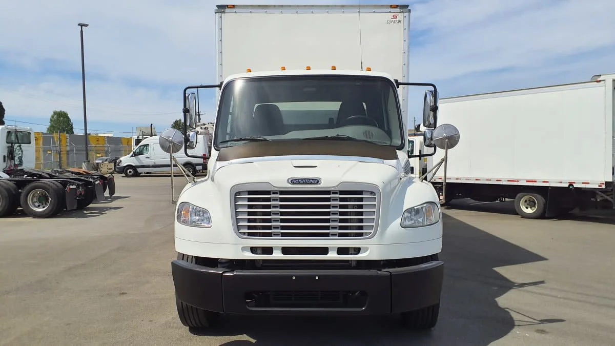 2018 Freightliner M2 106 in Tacoma, WA — photo 2