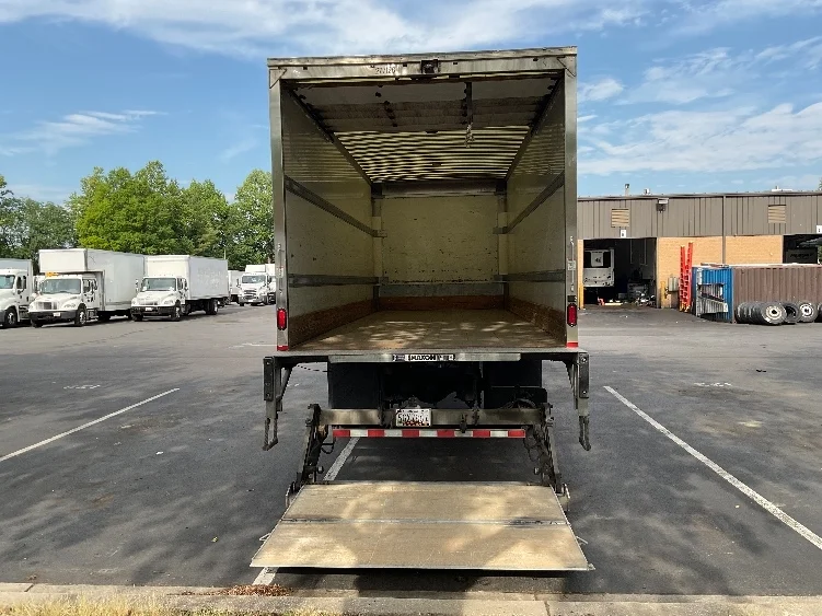 2019 Freightliner eM2 in Capitol Heights, MD — photo 7