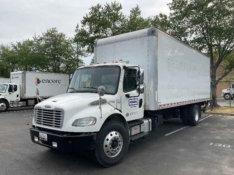 2019 Freightliner eM2 in Capitol Heights, MD — photo 3