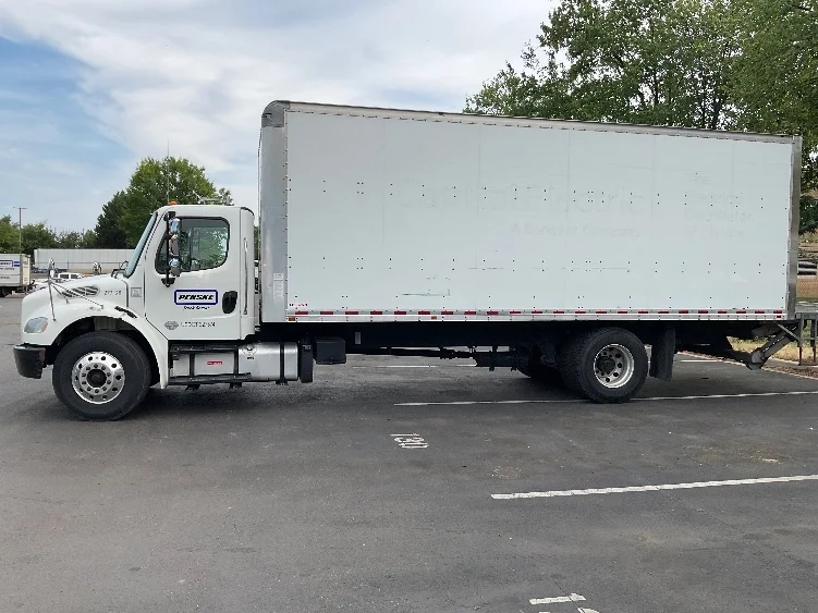 2019 Freightliner eM2 in Capitol Heights, MD — photo 4