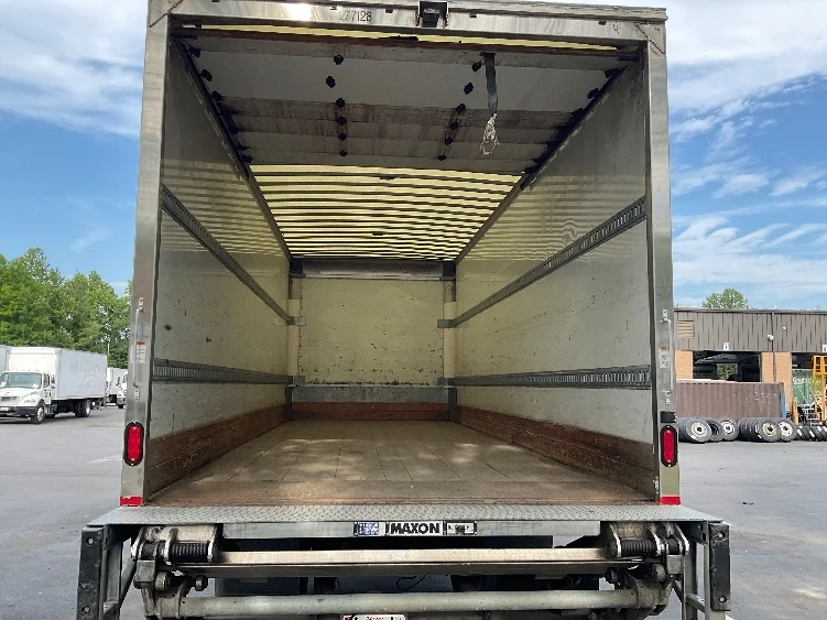 2019 Freightliner eM2 in Capitol Heights, MD — photo 6