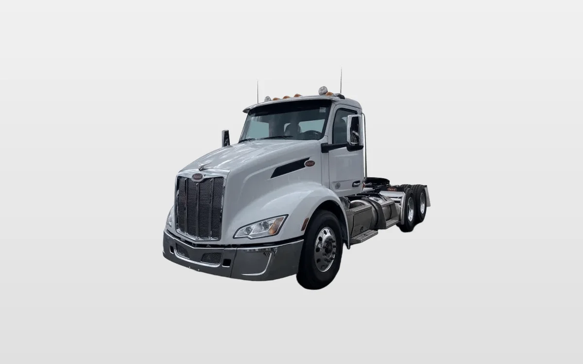 2025 Peterbilt 579 - image 1