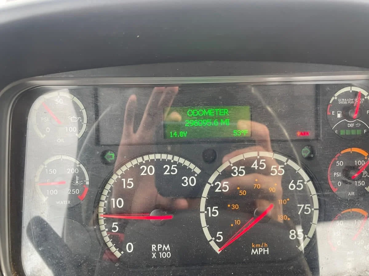 2017 Freightliner M2 106 - image 9