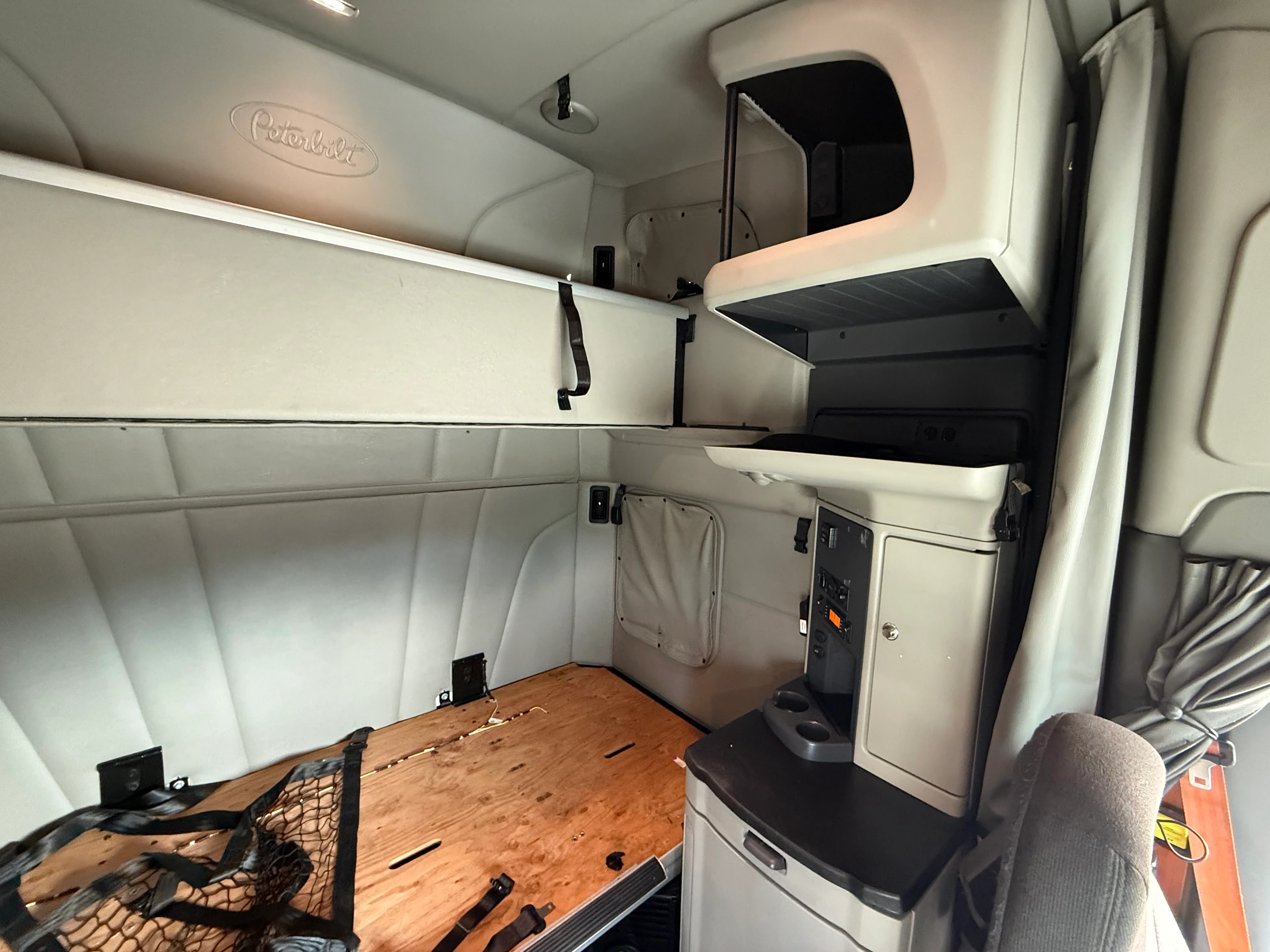 2021 Peterbilt 579 - image 11