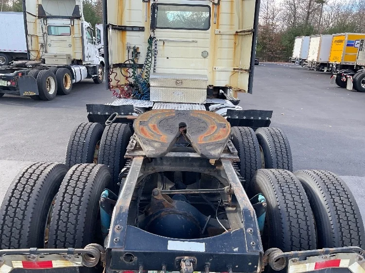 2015 Volvo VNL 300 - image 6