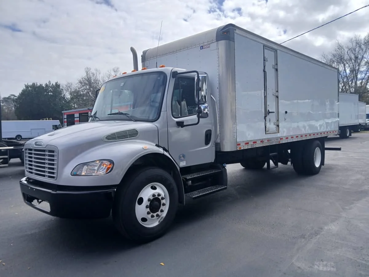 2021 Freightliner M2 106 - image 2
