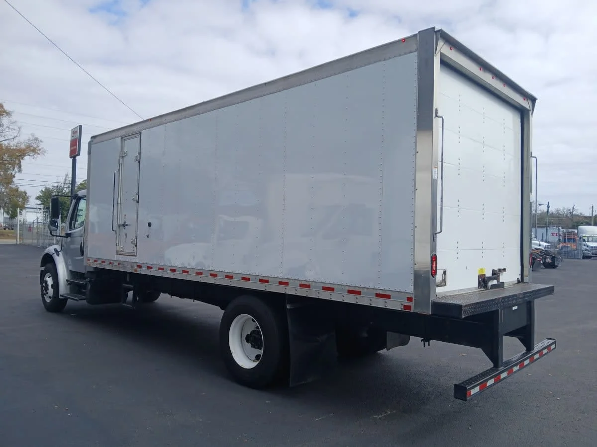 2021 Freightliner M2 106 - image 6