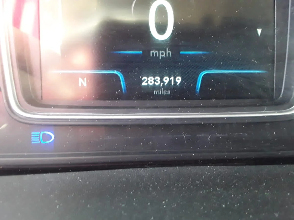 2019 International LT - image 10