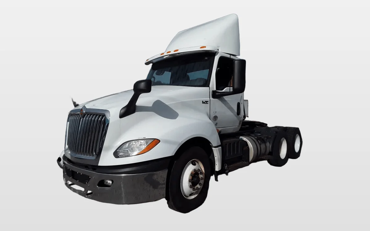 2019 International LT - image 1