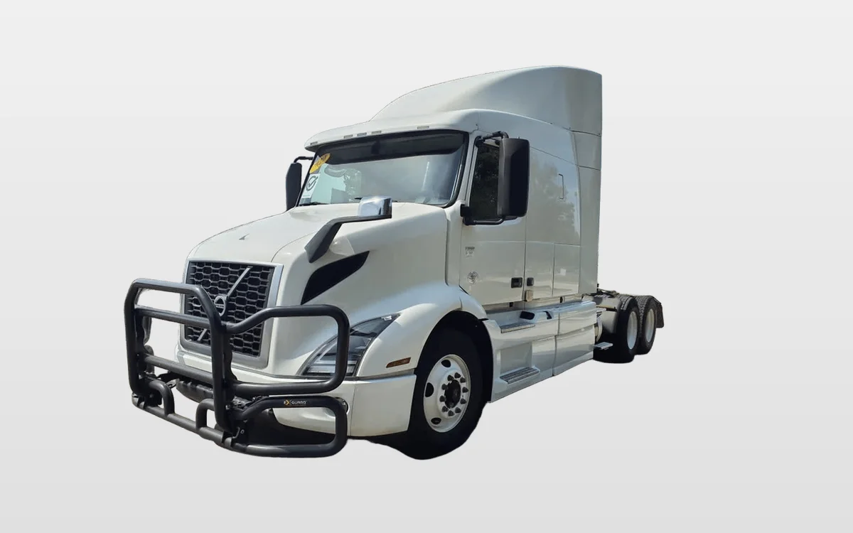 2020 Volvo - image 1