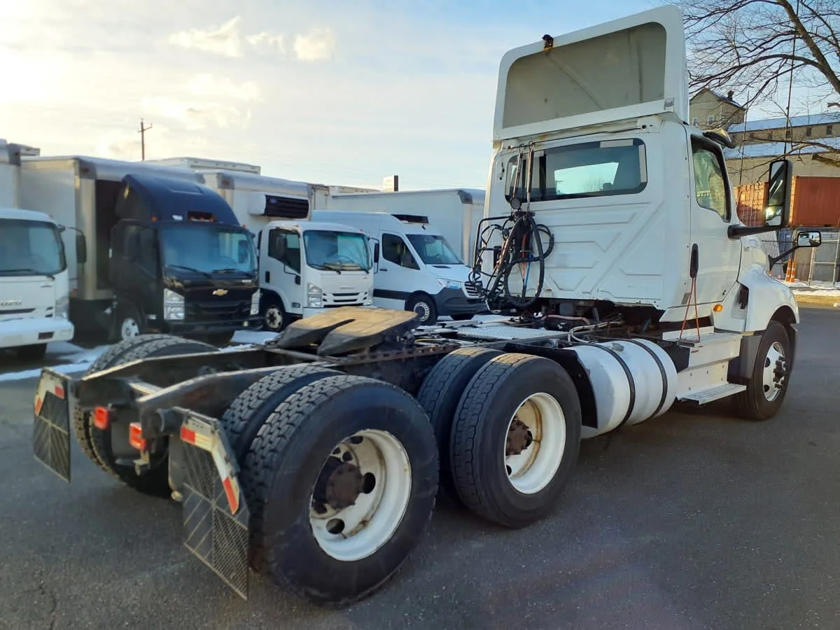 2019 International LT in Springfield, MA — photo 4