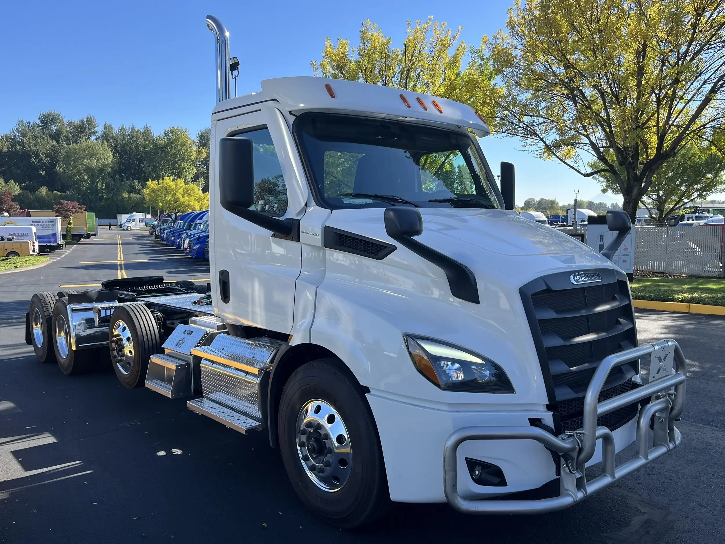 2025 Freightliner Cascadia - image 3