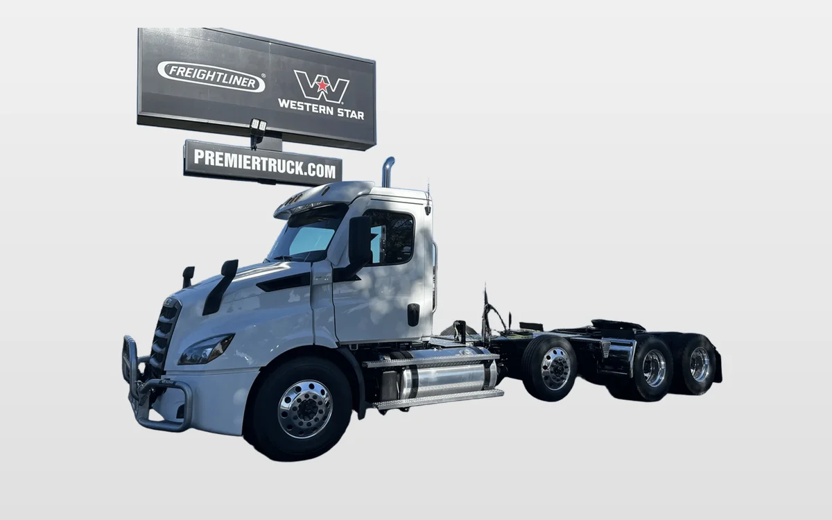 2025 Freightliner Cascadia - image 1