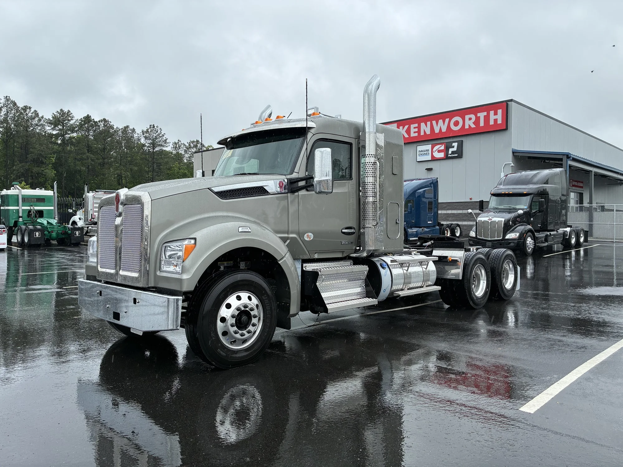 2027 Kenworth T880 in Ashland, VA
