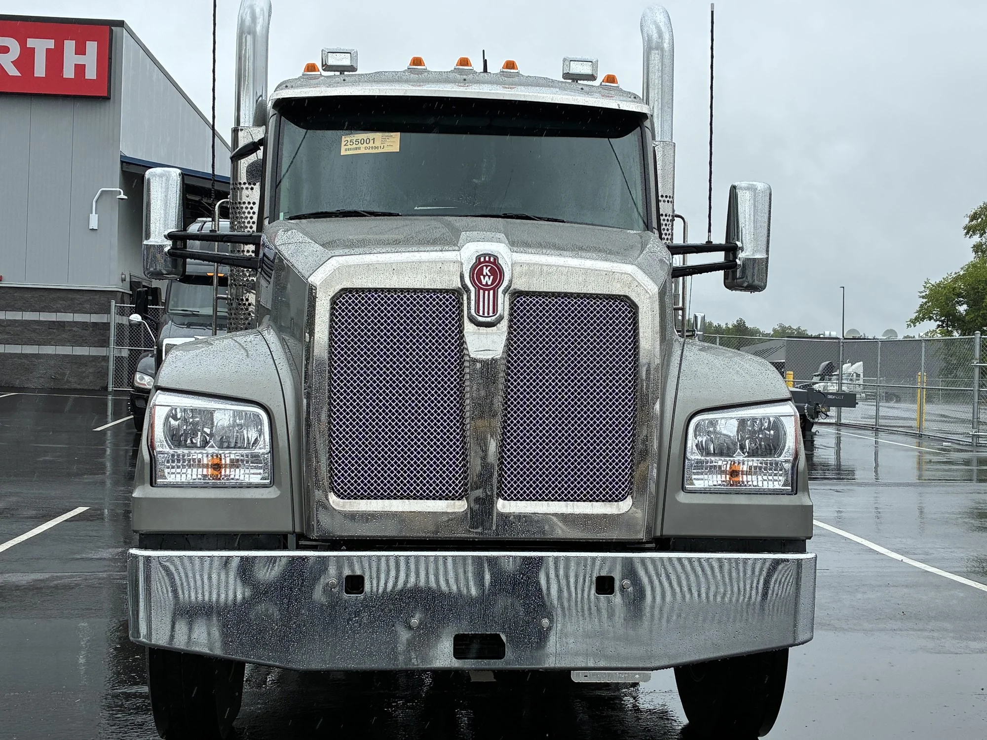 2027 Kenworth T880 in Ashland, VA — photo 2