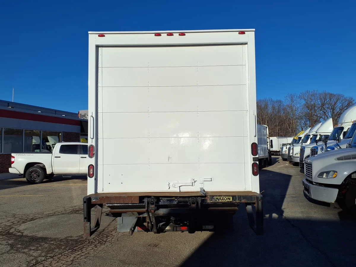 2018 Isuzu NPR - image 5