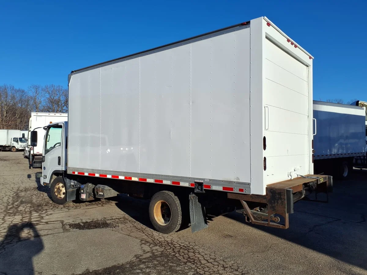 2018 Isuzu NPR - image 6